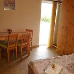 - Paklenica Riviera 27380 Apartamento *
