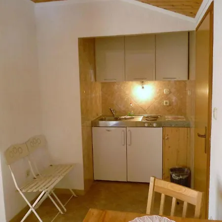 - Paklenica Riviera 27380 Seline