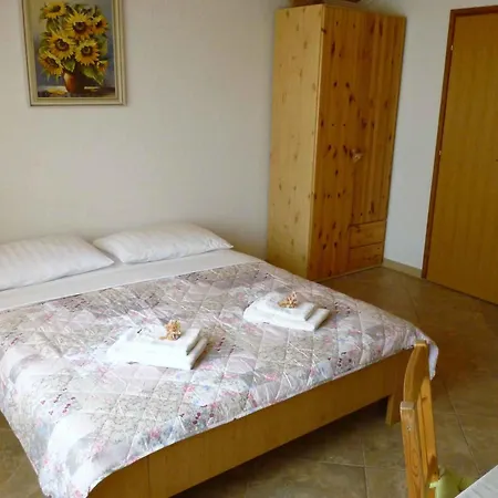 - Paklenica Riviera 27380 * Seline