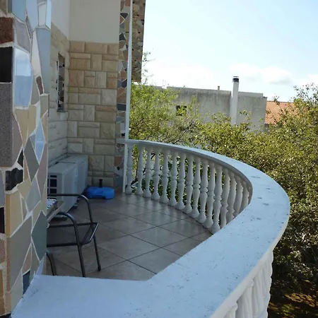 - Paklenica Riviera 27380 Seline