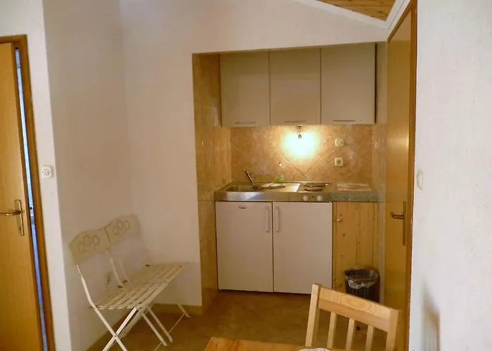 - Paklenica Riviera 27380 Селине