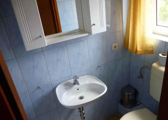 - Paklenica Riviera 27380 * Seline