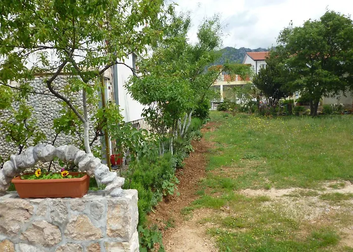 - Paklenica Riviera 27380 Apartmán